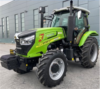 Traktor Pertanian 140HP